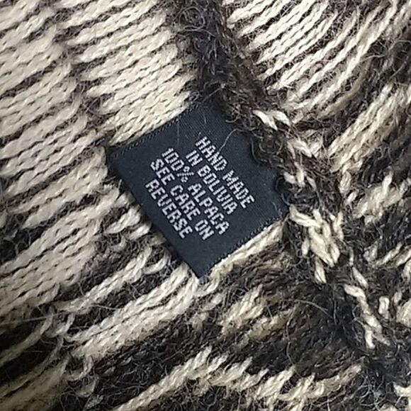 Geometric Patterned Black and White Women's Top - Picture 6 of 7